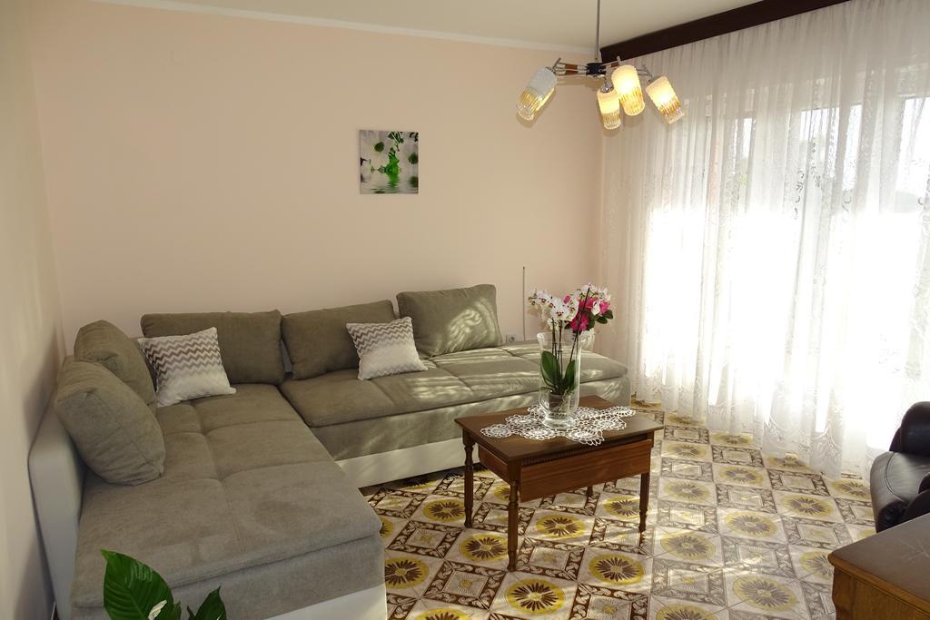 Apartment Parenzana Bibali 65 A 52460-Buje Exterior photo