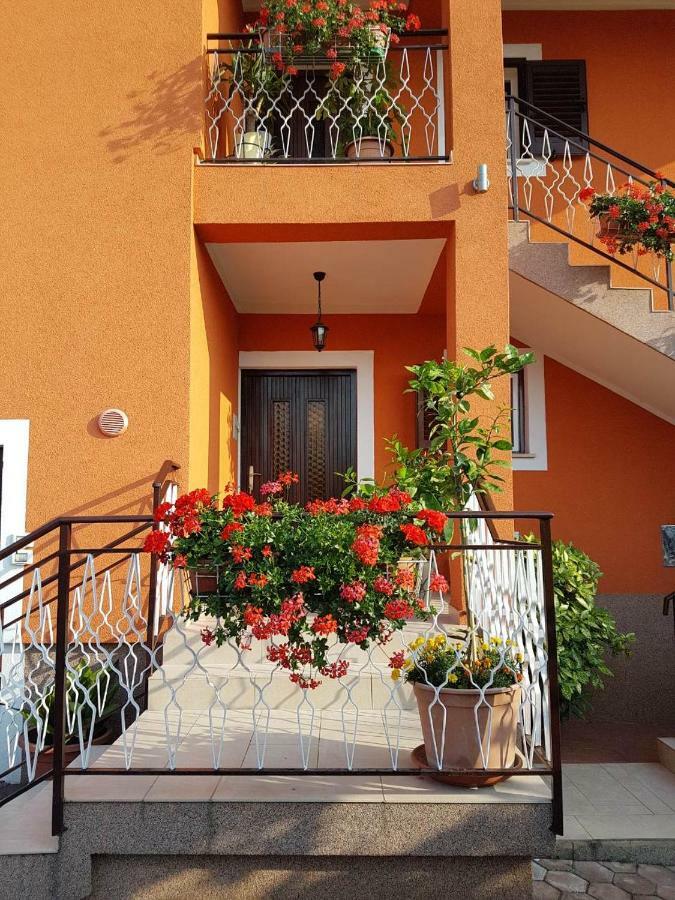 Apartment Parenzana Bibali 65 A 52460-Buje Exterior photo